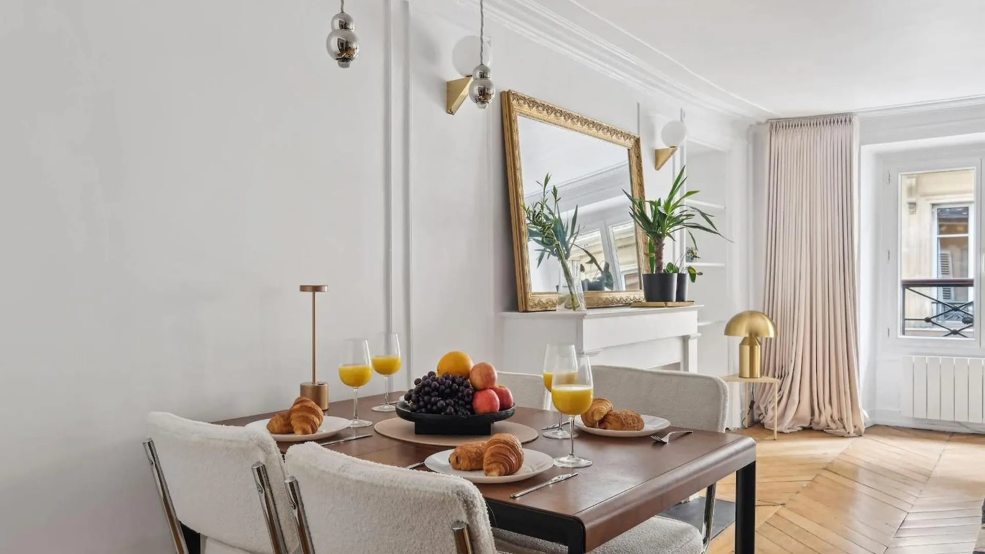 Jardin Des Tuileries & Louvre - Cityapartmentstay