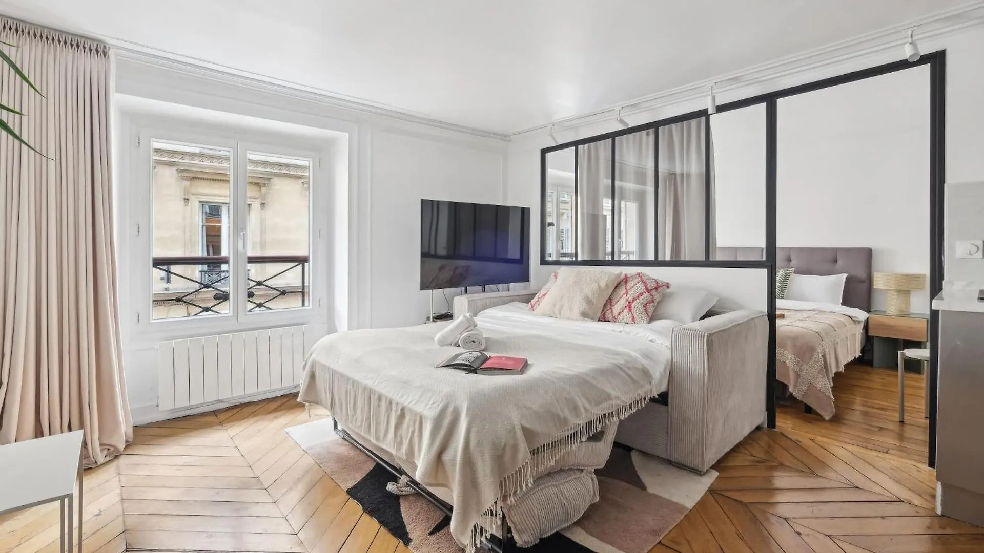 Jardin Des Tuileries & Louvre - Cityapartmentstay *