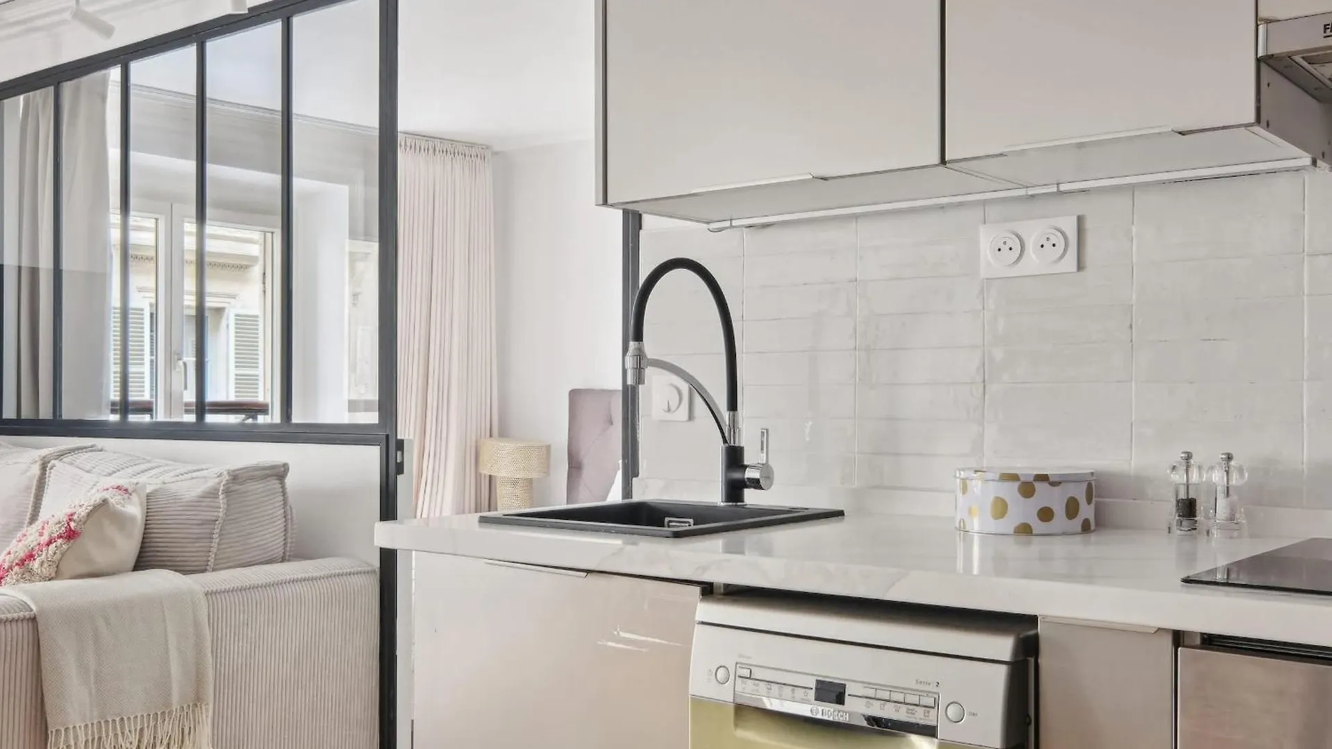 Jardin Des Tuileries & Louvre - Cityapartmentstay París