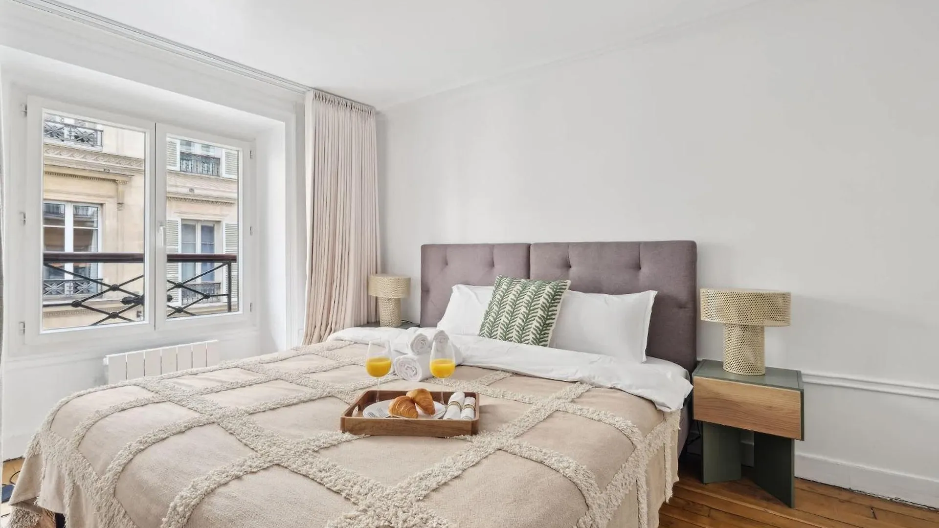 Jardin Des Tuileries & Louvre - Cityapartmentstay Paris